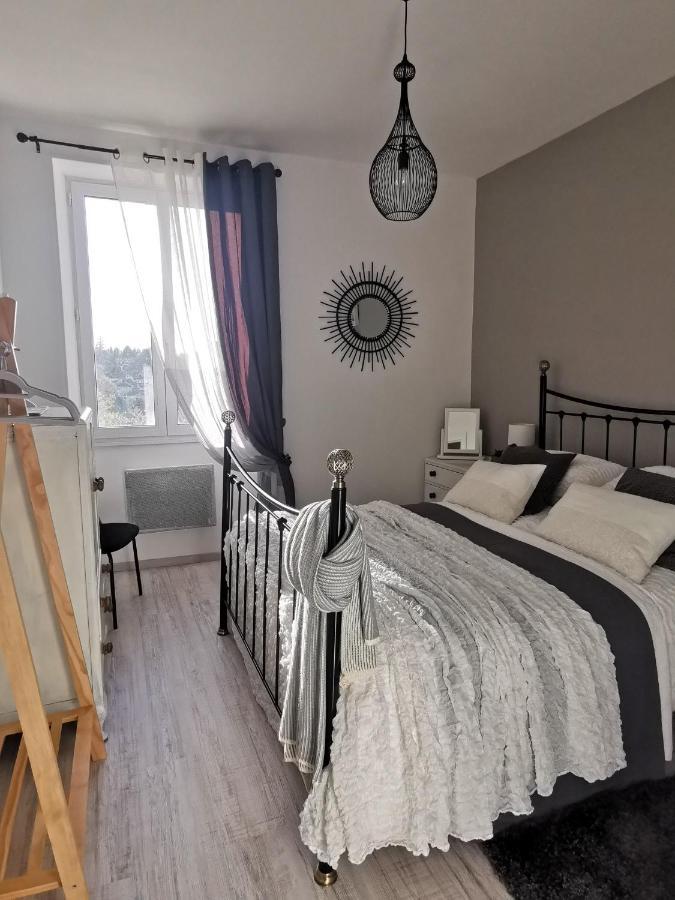 'Quelle Belle Vue' Chambre D'Hote Confolens Exterior photo