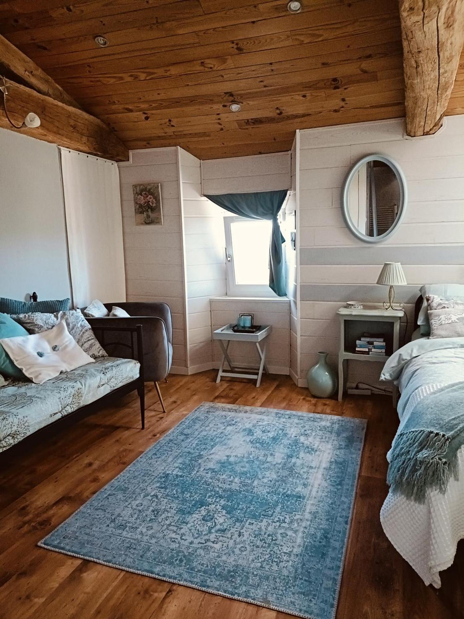 'Quelle Belle Vue' Chambre D'Hote Confolens Exterior photo